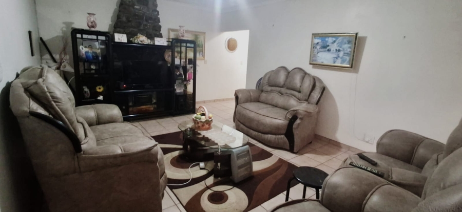 3 Bedroom Property for Sale in La Hoff North West